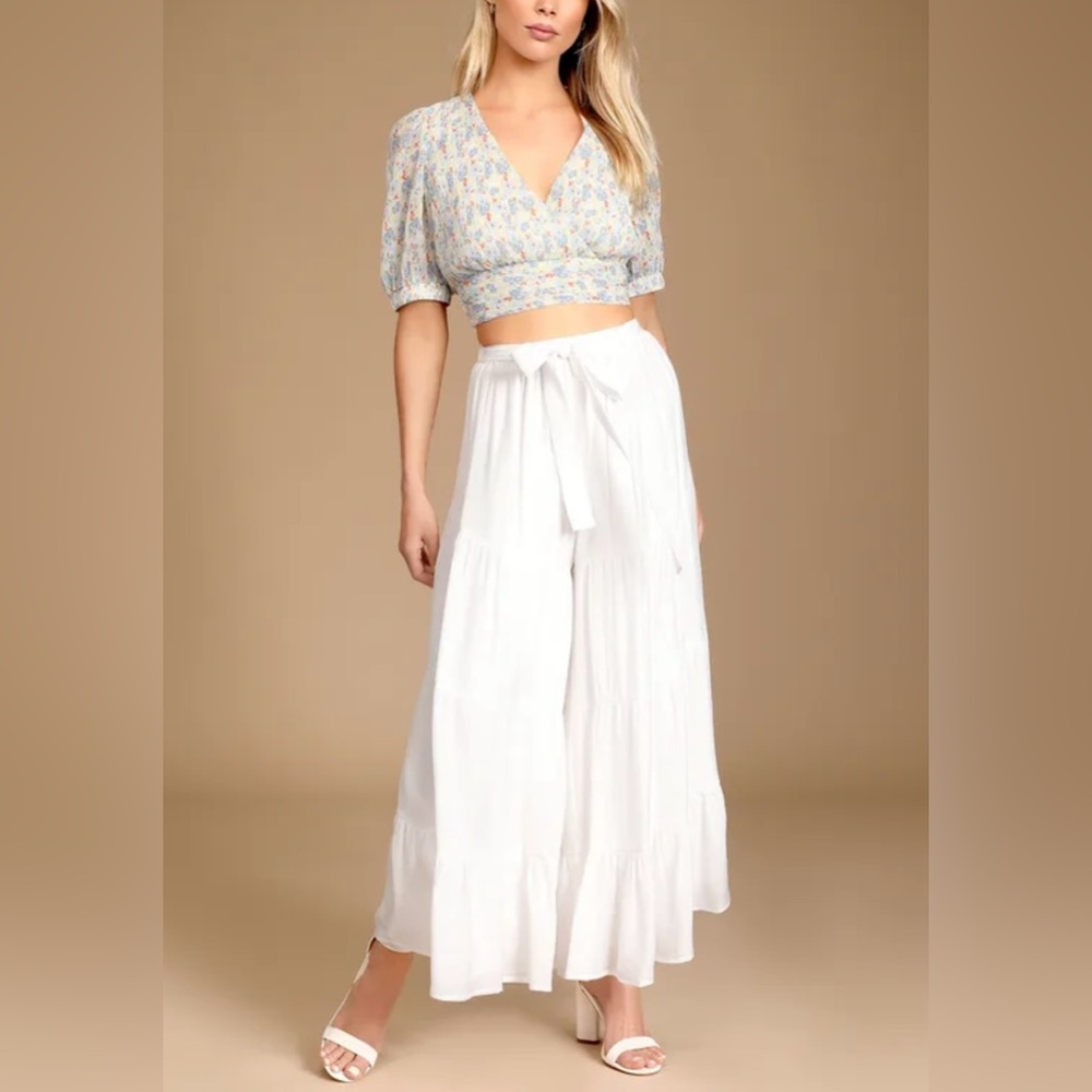 Lulu’s Tiered Belted High-Waist Wide-Leg Pants — NWT